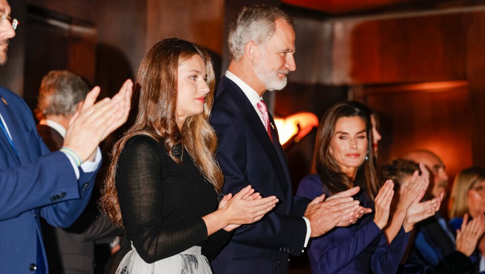 La Princesa Leonor, el Rey Felipe y la Reina Letizia durante el concierto de los Premios Princesa de Asturias 2024