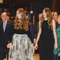 La Princesa Leonor y la Infanta Sofía llegan al concierto de los Premios Princesa de Asturias 2024