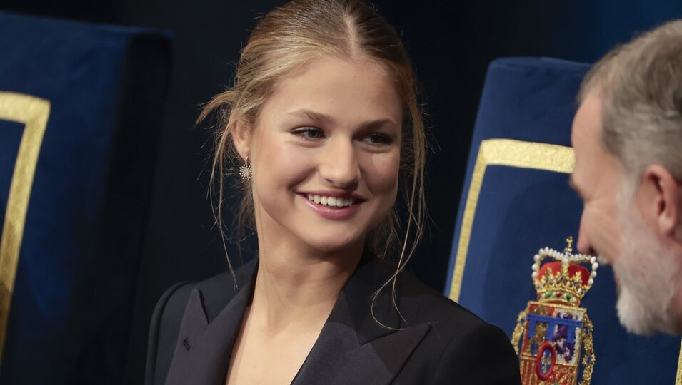 La Princesa Leonor, muy sonriente durante la gala de los Premios Princesa de Asturias 2024