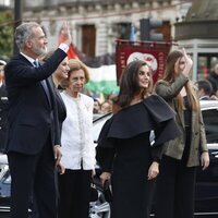 El Rey Felipe, la Princesa Leonor, la Reina Sofía, la Reina Letizia y la Infanta Sofía llegan a los Premios Princesa de Asturias