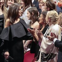 La Reina Letizia saluda a su madre en los Premios Princesa de Asturias 2024