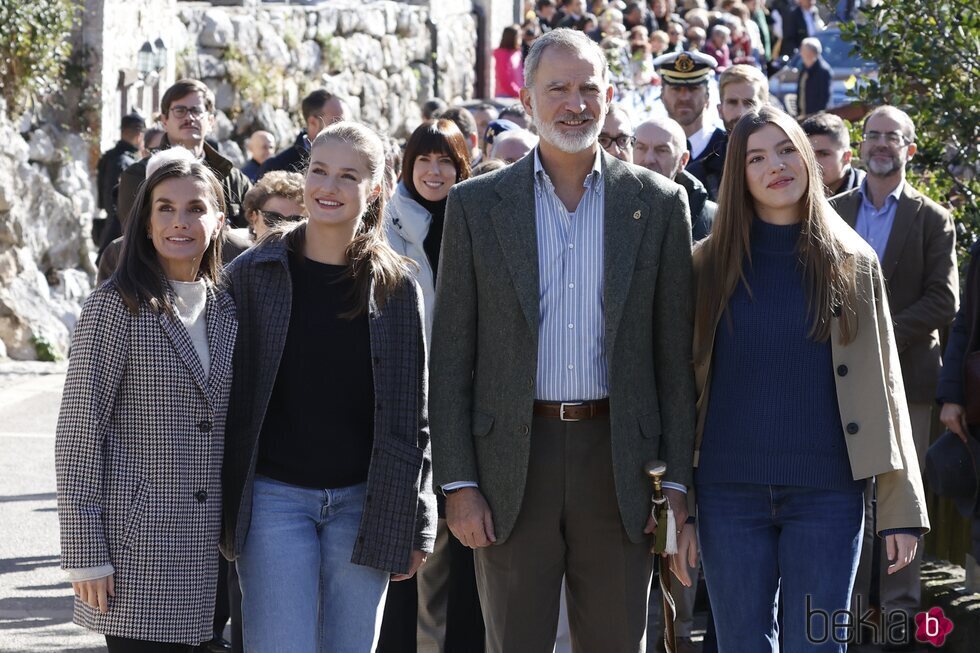 Los Reyes Felipe y Letizia, la Princesa Leonor y la Infanta Sofía en la entrega del premio Pueblo Ejemplar 2024