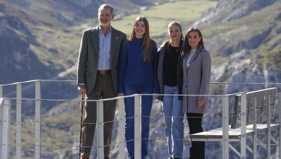 Los Reyes Felipe y Letizia, la Princesa Leonor y la Infanta Sofía en el Pueblo Ejemplar de Asturias 2024