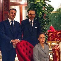 Emmanuel Macron, Mohamed VI y su hija Lalla Khadija de Marruecos en la Visita de Estado del Presidente de Francia a Marruecos