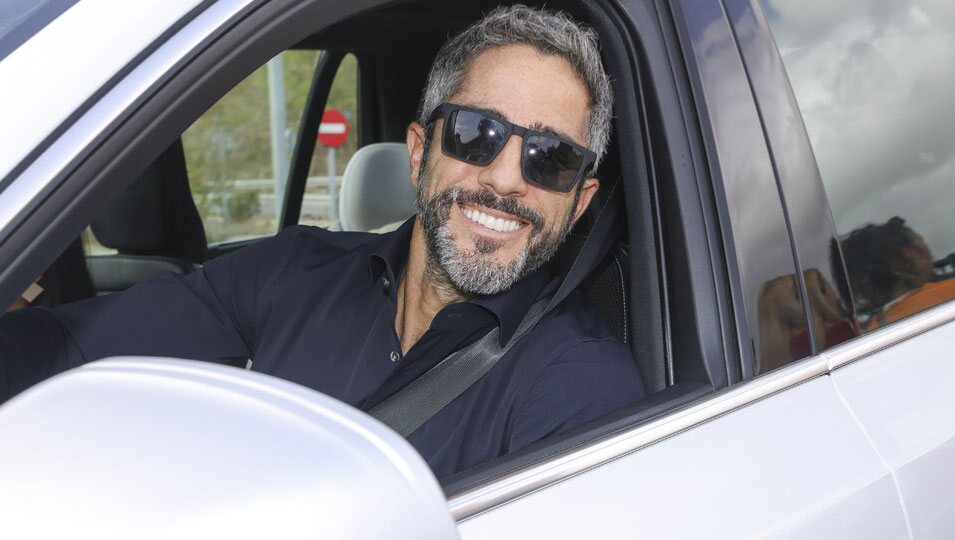 Roberto Leal llegando a la boda de Ana Guerra y Víctor Elías