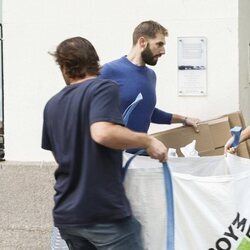 Mar Flores y demás personas gestionando donaciones para los afectados por la DANA de Valencia