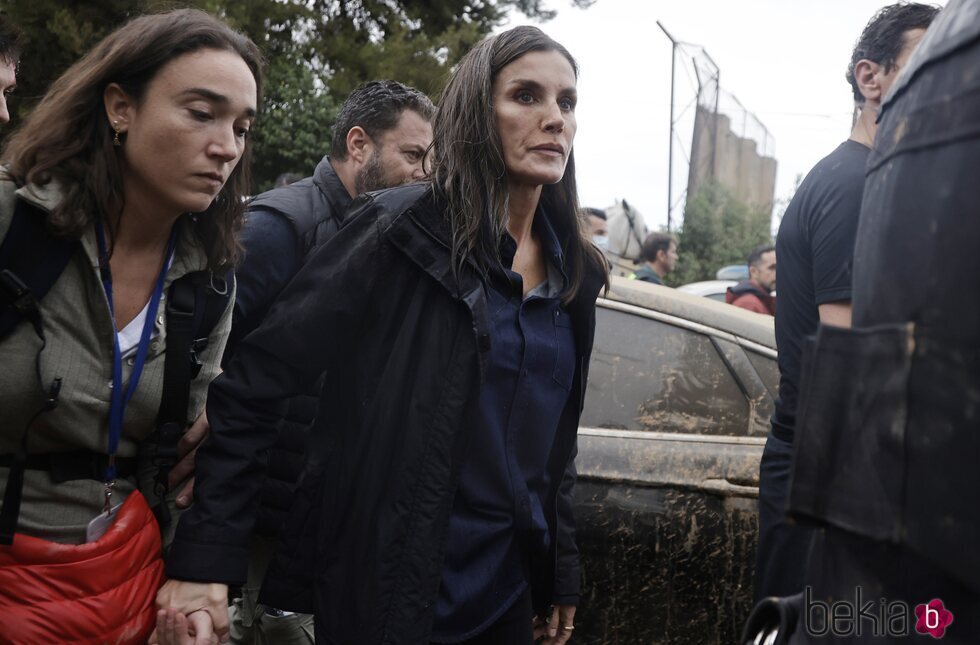 La Reina Letizia en medio de la vorágine en Paiporta, Valencia