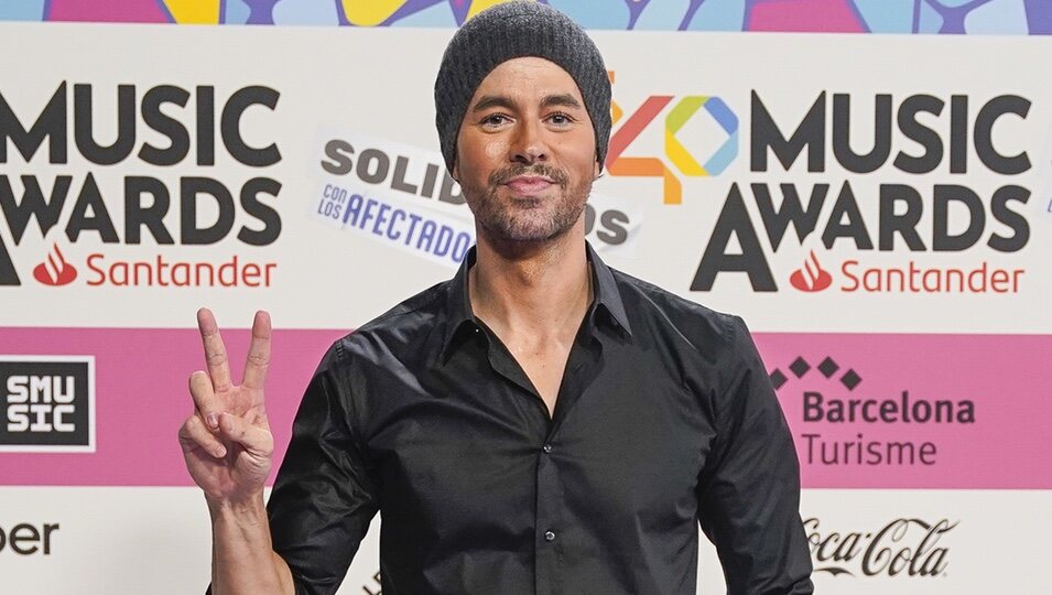 Enrique Iglesias acude a Los 40 Music Awards en Barcelona