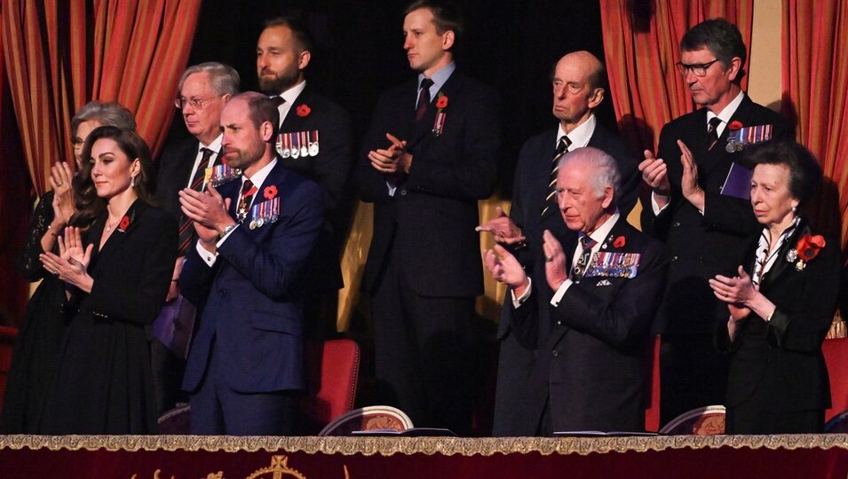 Kate Middleton, el Príncipe Guillermo, el Rey Carlos III y la Princesa Ana en el Festival Anual del Recuerdo de la Legión Real Británica 2024