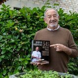 Karlos Arguiñano con su libro '545 recetas para triunfar'