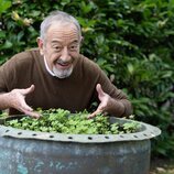 Karlos Arguiñano en su jardín