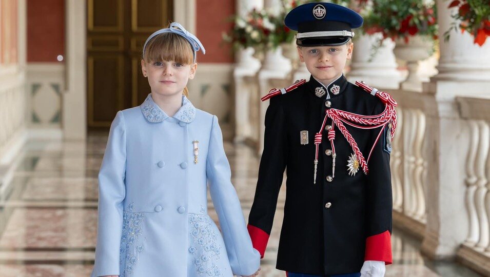 Jacques y Gabriella de Mónaco, cogidos de la mano en el Día Nacional de Mónaco 2024