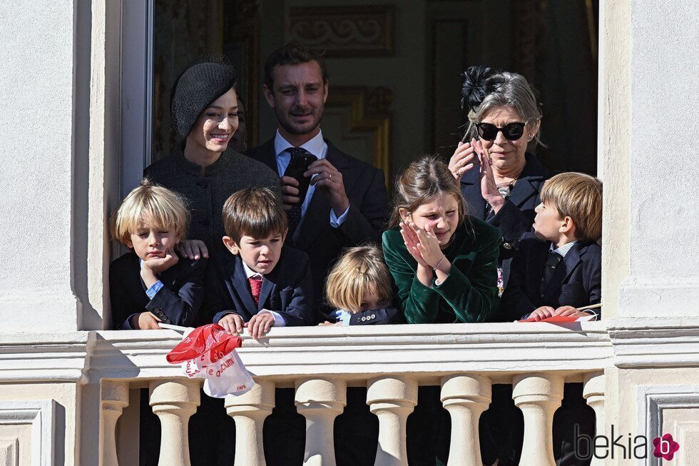 Carolina de Mónaco, Pierre Casiraghi y Beatrice Borromeo y sus hijos, India y Max Casiraghi y Balthazar Rassam