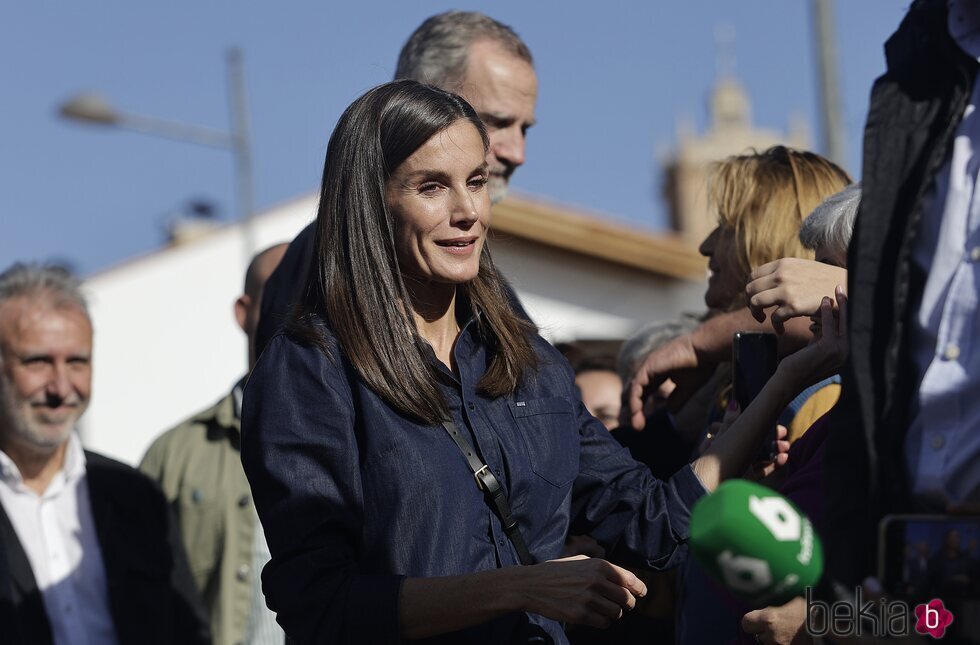 La Reina Letizia en Utiel durante su visita tras la DANA de Valencia