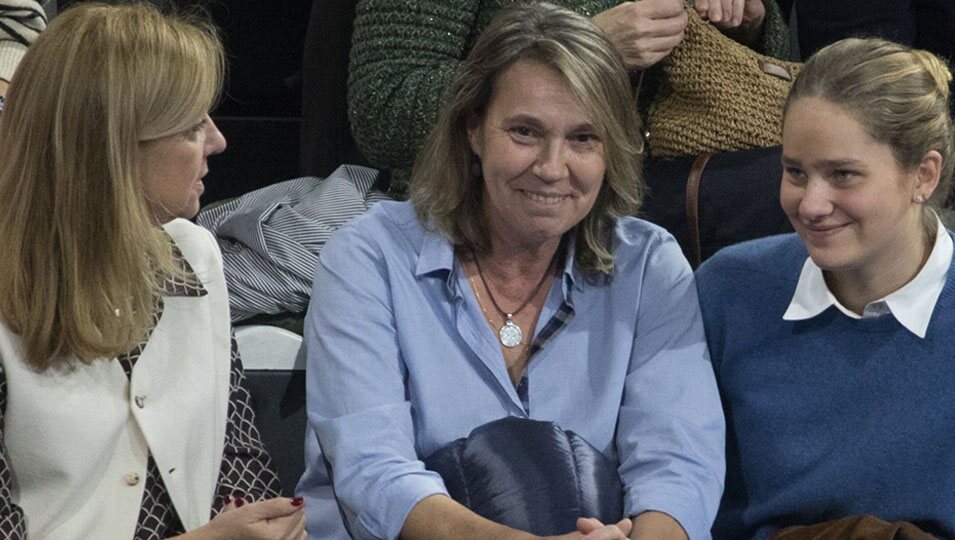 La Infanta Cristina e Irene Urdangarin en un partido de Pablo Urdangarin en Granollers