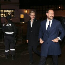 Haakon de Noruega y su hijastro Marius Borg Høiby en Oslo