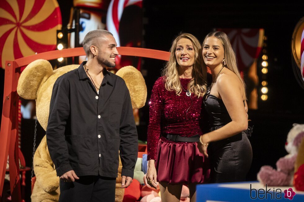 María José Galera con su hija Laura y Manu en la gala 12 de 'GH 2024'