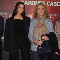 La Infanta Elena y su hija Victoria Federica en un acto solidario