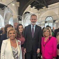 Carmen Borrego y Terelu Campos con los Reyes Felipe y Letizia