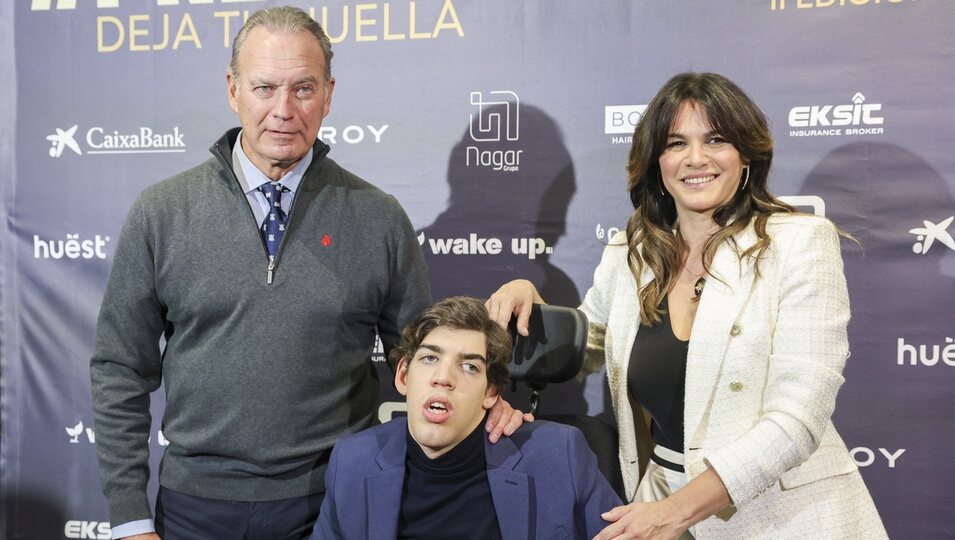 Bertín Osborne y Fabiola Martínez con su hijo Kike en la presentación de su Fundación