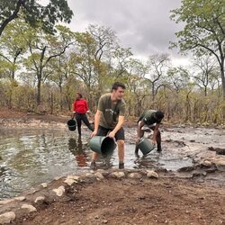 Christian de Dinamarca trabajando en África Oriental