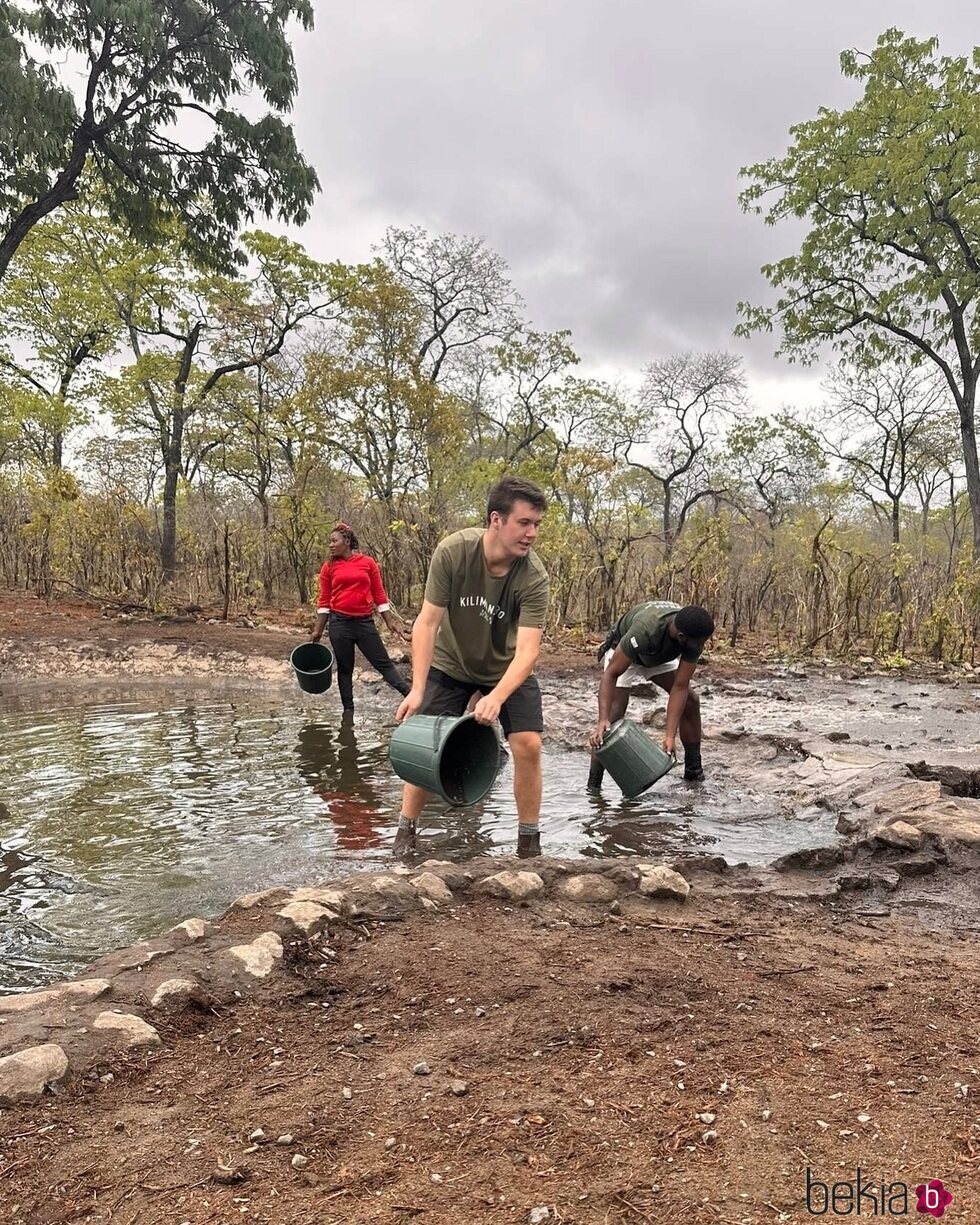 Christian de Dinamarca trabajando en África Oriental