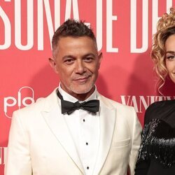 Alejandro Sanz y Candela Márquez en la gala Personaje del año Vanity Fair 2024