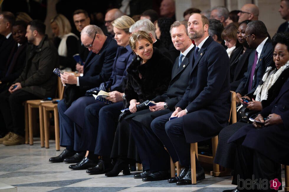 Alberto de Mónaco, los Reyes de Bélgica, los Grandes Duques de Luxemburgo y el Príncipe Guillermo en la reapertura de Notre Dame