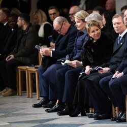 Alberto de Mónaco, los Reyes de Bélgica, los Grandes Duques de Luxemburgo y el Príncipe Guillermo en la reapertura de Notre Dame