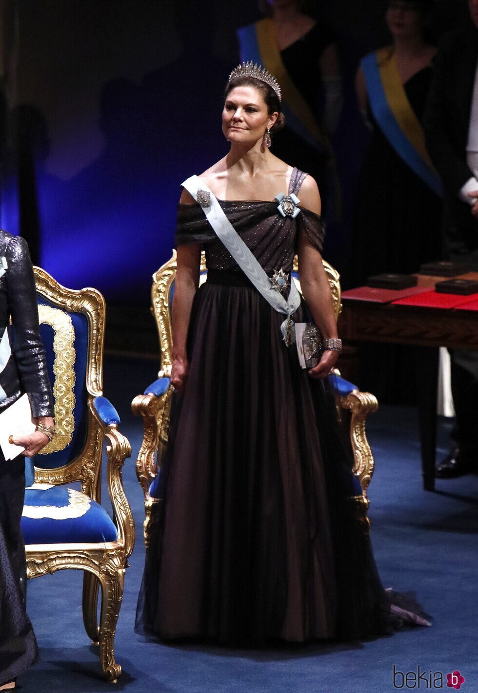 Victoria de Suecia con la Tiara Baden y vestido de Christer Lindarw en los Premios Nobel 2024