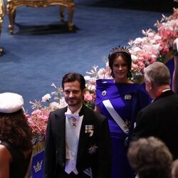 Carlos Felipe y Sofia de Suecia y Magdalena de Suecia en los Premios Nobel 2024