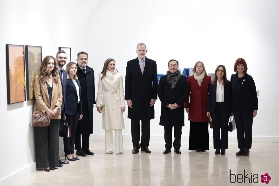 Los Reyes Felipe y Letizia y el Ministro de Exteriores en la Real Academia de España en Roma en su Viaje de Estado a Italia