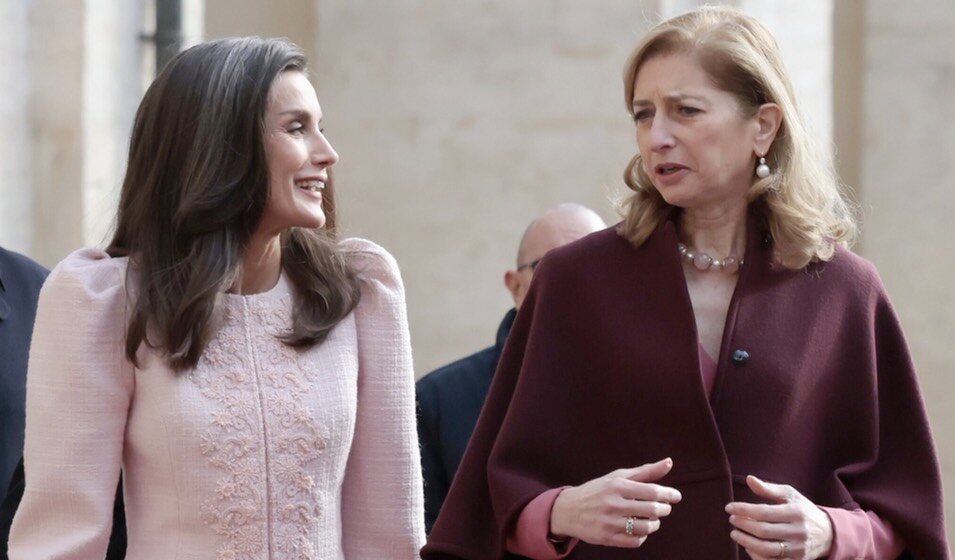 La Reina Letizia y Laura Mattarella, muy cómplices en la bienvenida a los Reyes de España por su Visita de Estado a Italia