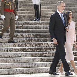 Los Reyes Felipe y Letizia, cogidos del brazo en Roma en su Visita de Estado a Italia