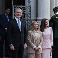 Los Reyes Felipe y Letizia y Giorgia Meloni en un almuerzo por la Visita de Estado de los Reyes de España a Italia