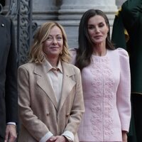 La Reina Letizia y Giorgia Meloni en un almuerzo por la Visita de Estado de los Reyes de España a Italia