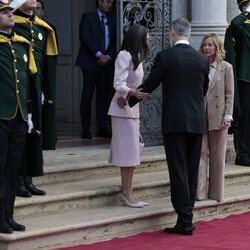 Los Reyes Felipe y Letizia, con problemas de protocolo ante Giorgia Meloni en su Visita de Estado a Italia