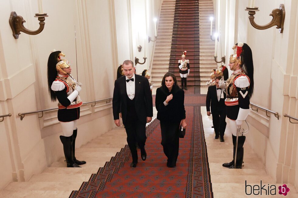 Los Reyes Felipe y Letizia a su llegada a la cena de gala por su Visita de Estado a Italia