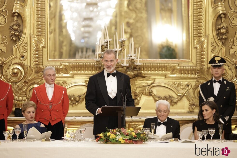 El Rey Felipe VI en su discurso ante la Reina Letizia y los Mattarella en la cena de gala por la Visita de Estado de los Reyes de España a Italia