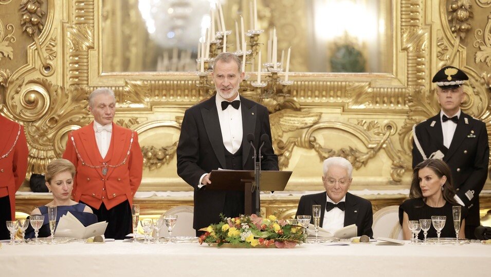 El Rey Felipe VI en su discurso ante la Reina Letizia y los Mattarella en la cena de gala por la Visita de Estado de los Reyes de España a Italia