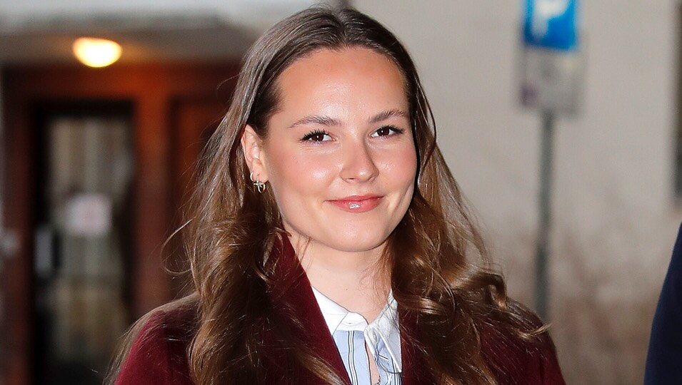 Ingrid Alexandra de Noruega en su visita al Hospital de Drammen