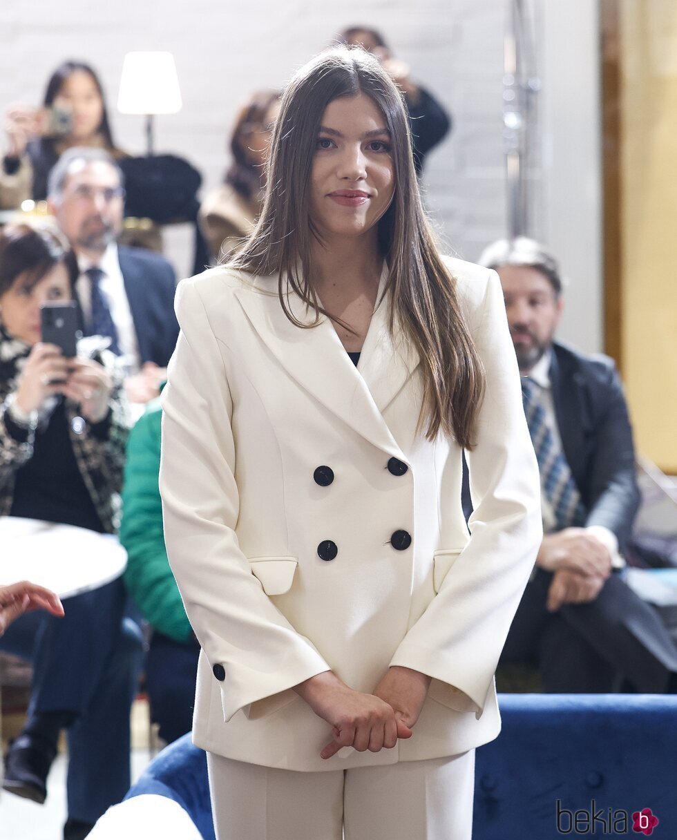 La Infanta Sofía en su primer acto oficial en solitario en una entrega de premios