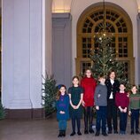 Silvia de Suecia y sus nietos Estelle, Oscar, Alexander, Gabriel, Julian, Leonore, Nicolas y Adrienne en la recogida de árboles de Navidad