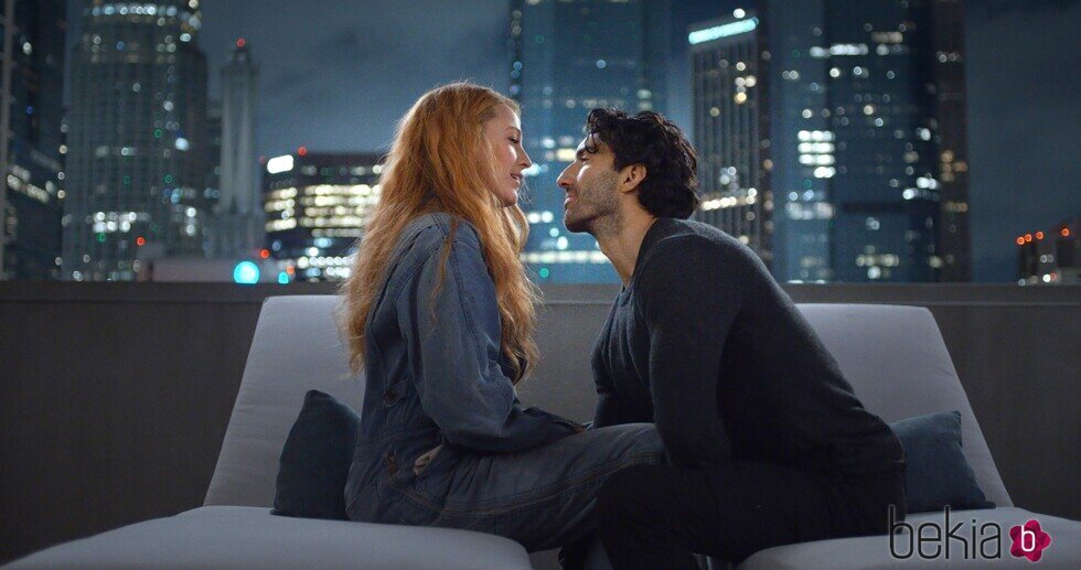 Blake Lively y Justin Baldoni en una escena de 'Romper el círculo'