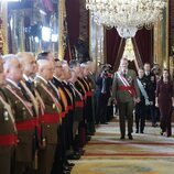 Los Reyes Felipe y Letizia y la Princesa Leonor entrando en el Salón del Trono en la Pascua Militar 2025