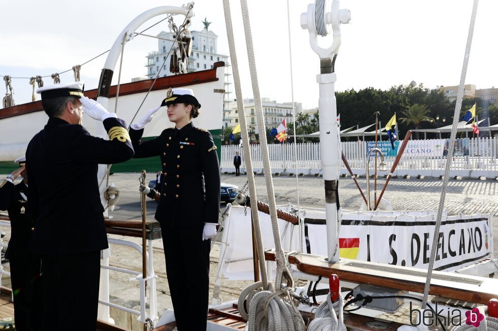 La Princesa Leonor en su primera toma de contacto con el Juan Sebastián Elcano