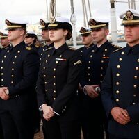 La Princesa Leonor junto a sus compañeros de travesía en el Juan Sebastián Elcano