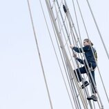 La Princesa Leonor subiendo a los palos del Juan Sebastián de Elcano en Cádiz