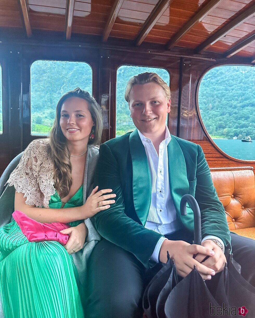 Ingrid Alexandra y Sverre Magnus de Noruega en la boda de Marta Luisa de Noruega y Durek Verrett