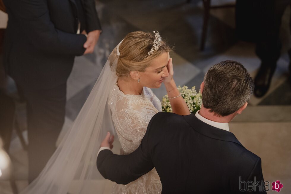 Chrysi Vardinoyannis, muy emocionada junto a Nicolás de Grecia en su boda